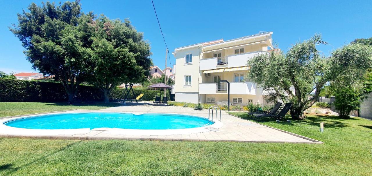 זאטון Apartments Sunny Estate מראה חיצוני תמונה