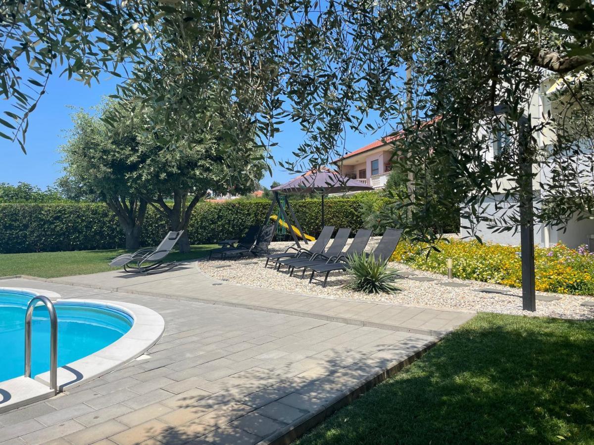זאטון Apartments Sunny Estate מראה חיצוני תמונה