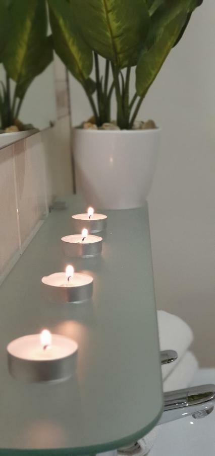 זאטון Apartments Sunny Estate מראה חיצוני תמונה