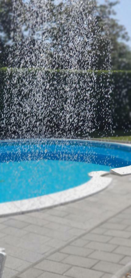 זאטון Apartments Sunny Estate מראה חיצוני תמונה