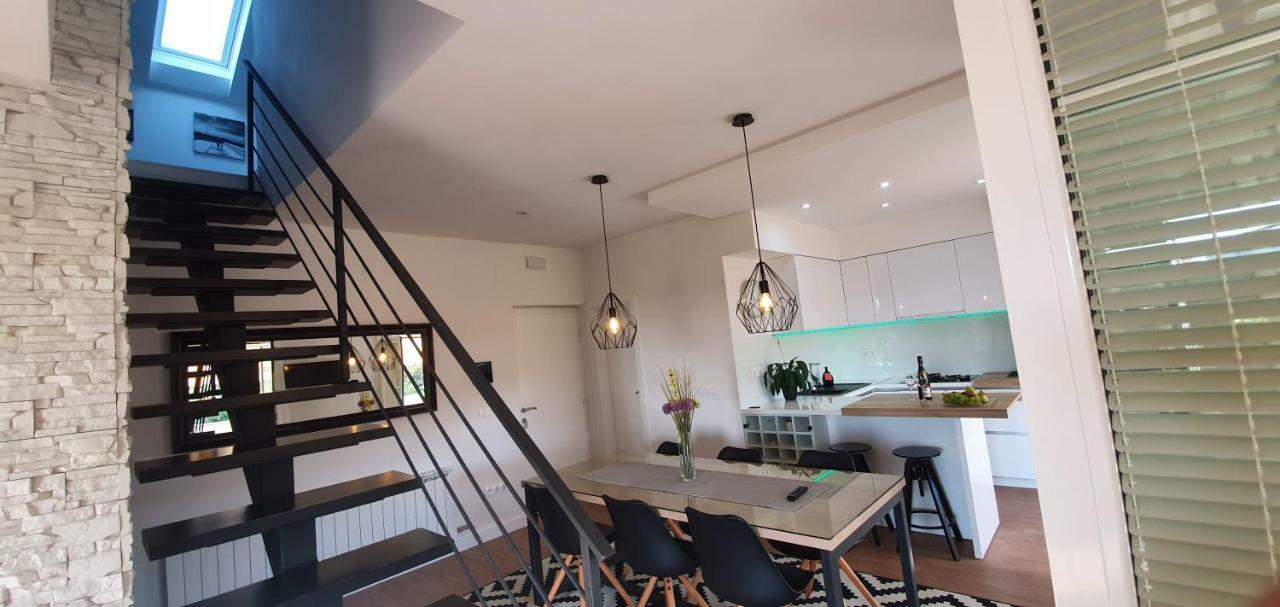 זאטון Apartments Sunny Estate מראה חיצוני תמונה