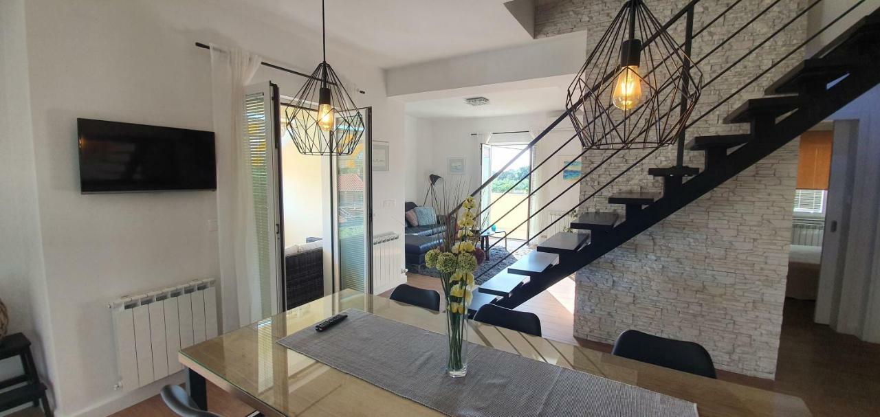 זאטון Apartments Sunny Estate מראה חיצוני תמונה