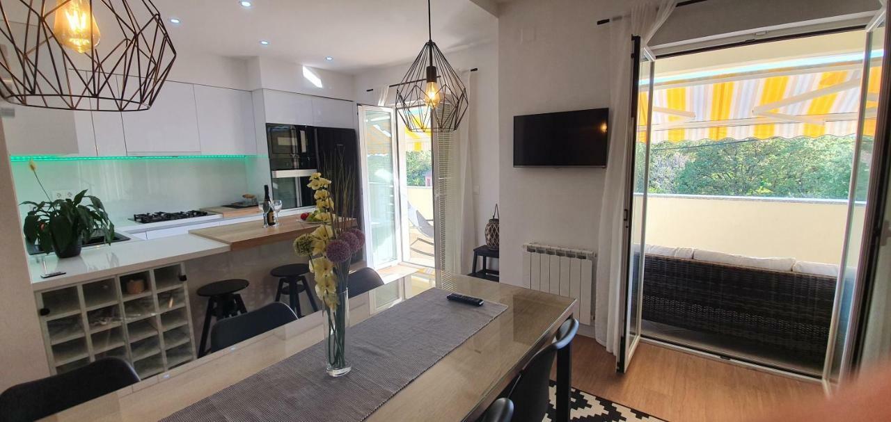 זאטון Apartments Sunny Estate מראה חיצוני תמונה